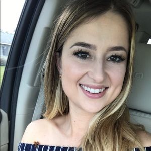 Meet your Posher, Whitney